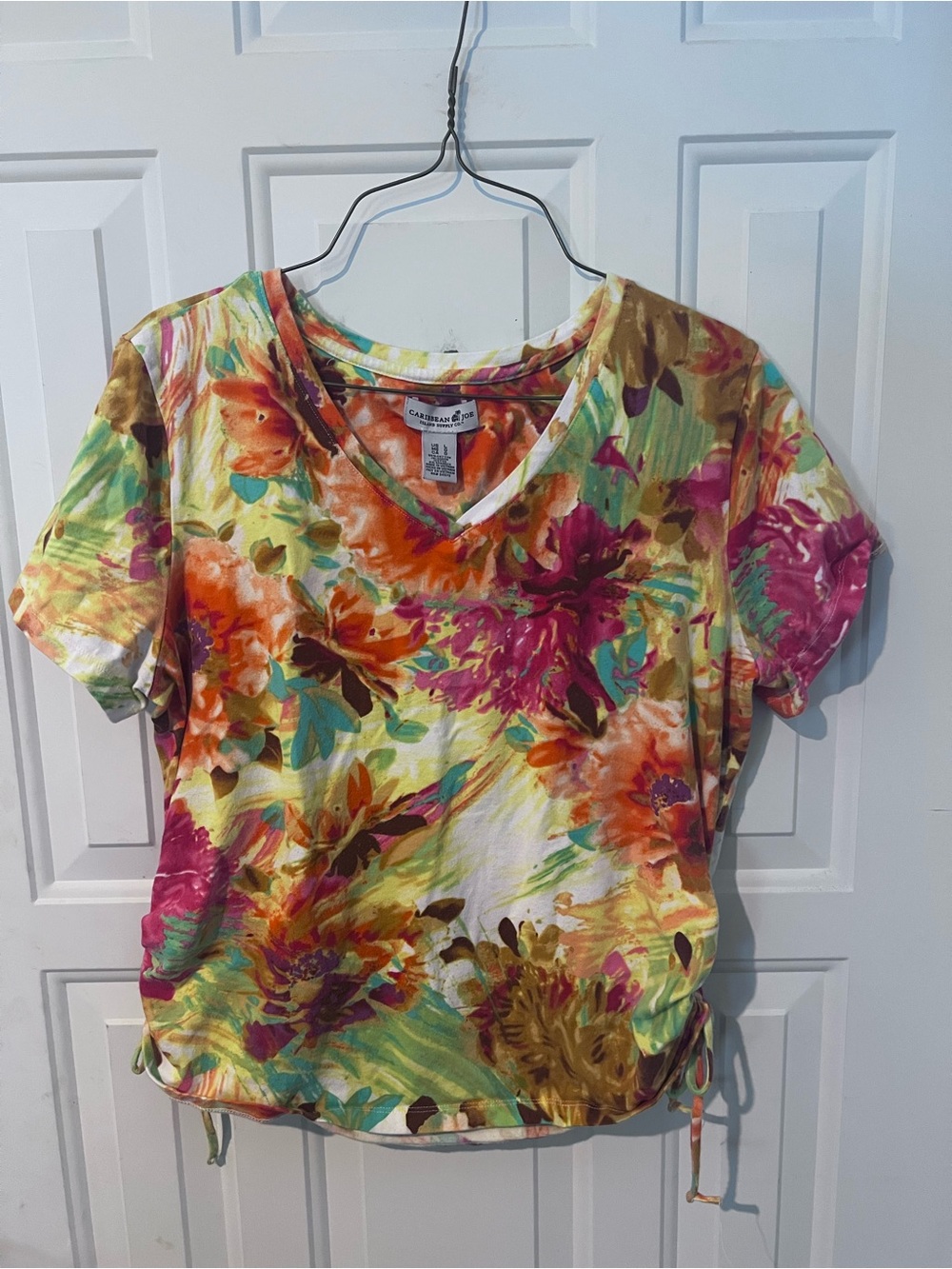 Caribbean Joe Multicolor Floral V-Neck Short Sleeve Top